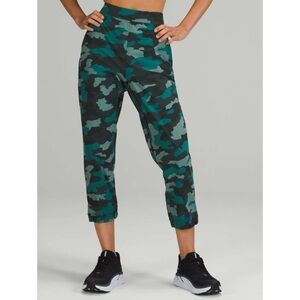 Lululemon Adapted State Crop Jogger High Rise Stretch Camo Activewear Sz 2
